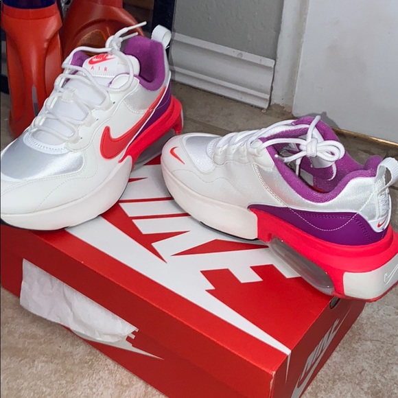 Women’s Nike air max sneakers - Picture 1 of 2